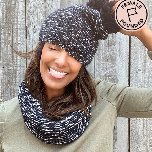 NWT 2pc KENSIE Marled Infinity Scarf & Beanie Hat Set - Black / Grey / White - Picture 11 of 11